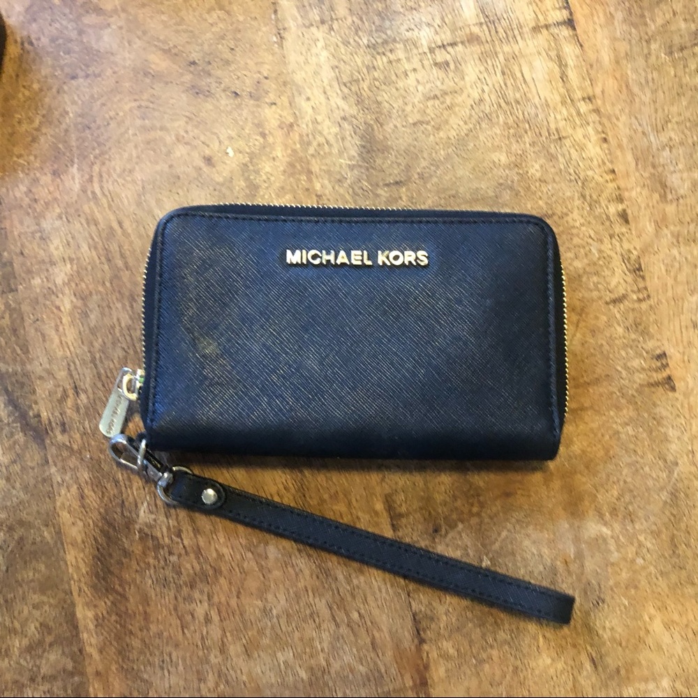 Leather Michael Kors wallet wristlet w phone slot